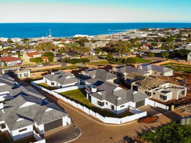 609 m² Land available in Jeffreys Bay Central
