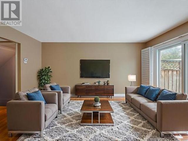60 385 The East Mall, Toronto, ON, M9B 6J4 townhouse for sale | Listing ID W13508 | Royal LePage