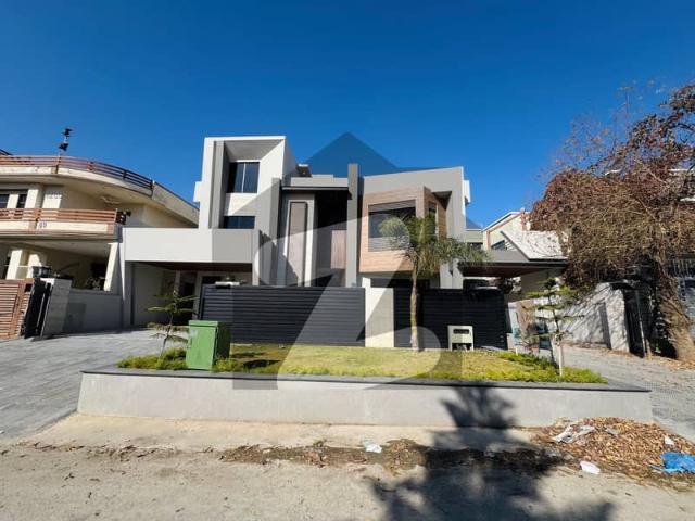 60 X 100 House For Sale In G14/4 Islamabad