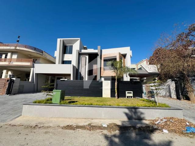60 X 100 House For Sale In G14/4 Islamabad