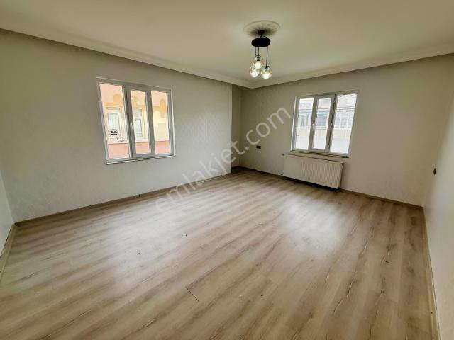 60. Yıl'da Cadde Üzeri 145 M2 Satılık İmar Barışlı 3+1 Daire