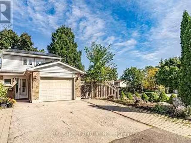 60 Big Red Avenue, Toronto, ON, M1V 1N9 house for sale List.