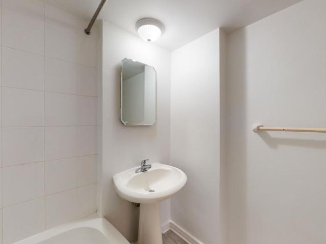 60 Daly Avenue Canadiana Apartments 1 Bedroom Apartment for Rent