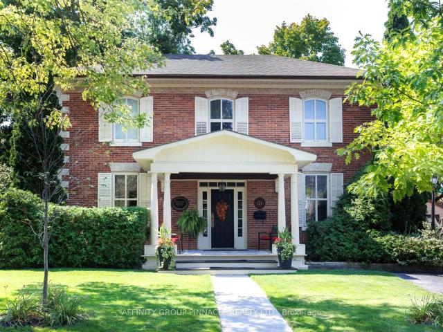 60 Hennessey Crescent
