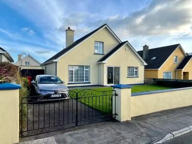 60 Highfield Grove, Caherslee, Tralee, Co. Kerry, V92KV7D is f.