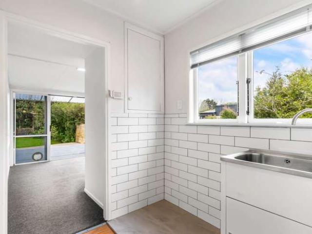 60 Hilling Street, Titirangi, Waitakere City