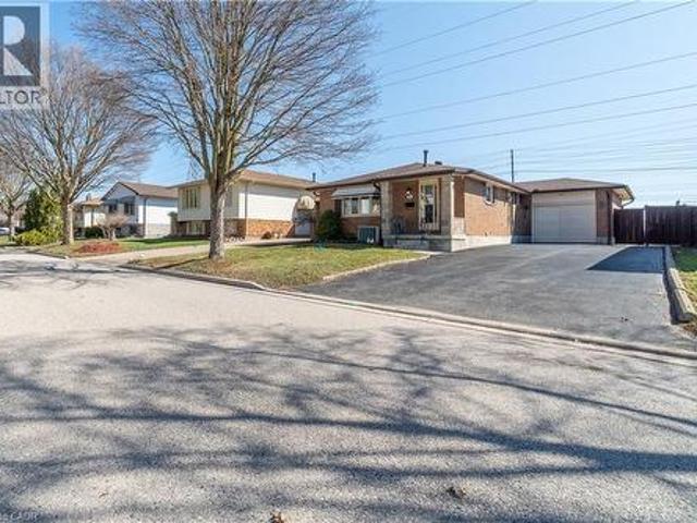 60 Lysanda Avenue, London, ON, N5Z 4L3 house for sale | Listing ID 40842 | Royal LePage