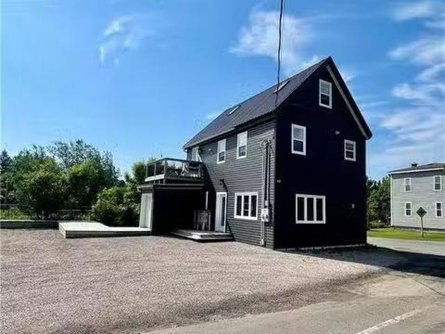 60 Main St, Petitcodiac, NB, E4Z 4L9 commercial for sale Li.