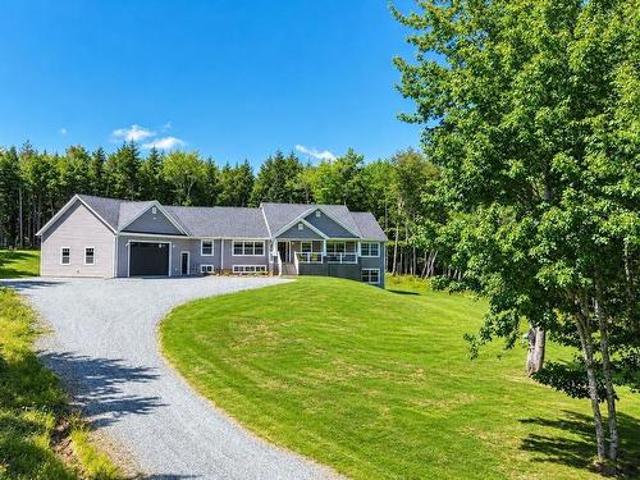 60 Monte Cristo Avenue, Enfield, NS, B2T 0S3 house for sale | Listing ID 202620 | Royal LePage