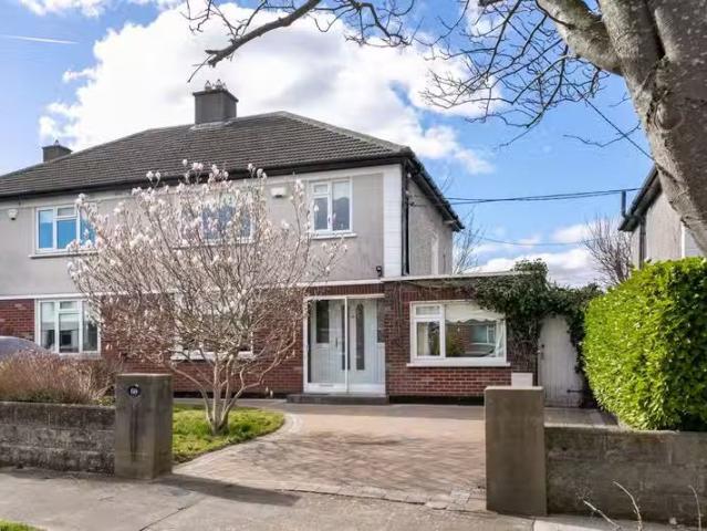 60 Pinewood Park, Rathfarnham, Dublin 14, D14X402 is for sale