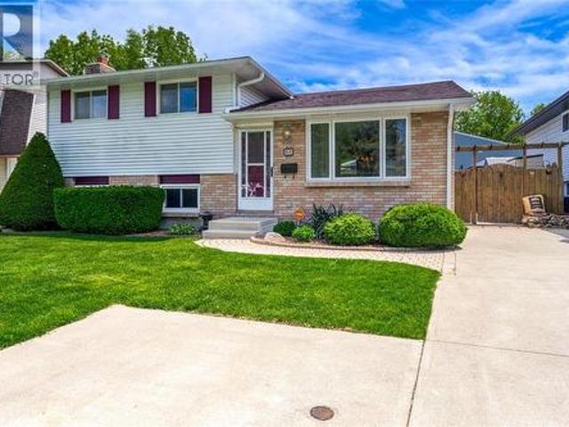 60 Royal Crescent, Sarnia, ON, N7S 4Z5 house for sale | Listing ID 26017 | Royal LePage
