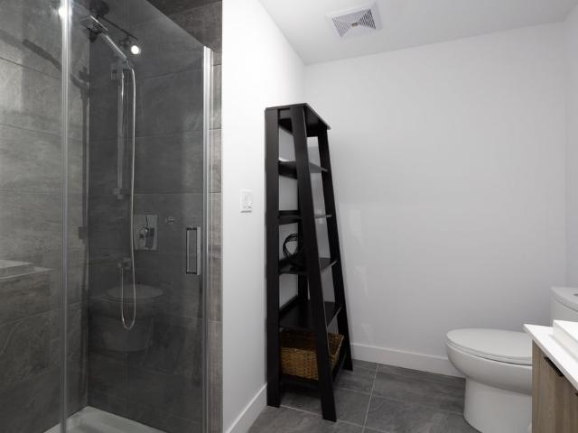 60 Rue Toe Blake, apt. 303