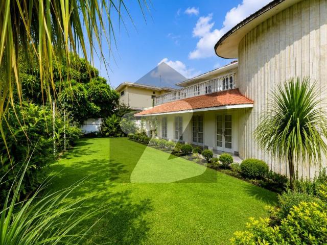 60x90 Corner Old House Is For SALE F 8