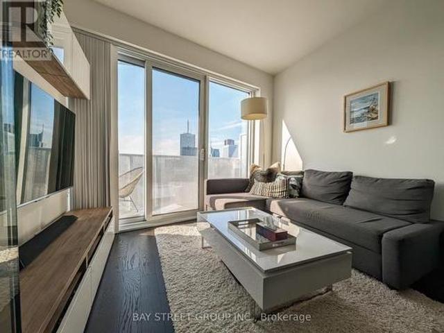 6103 Harbour Street, Toronto, ON, M5J 0B5 condo for sale | Listing ID C13101 | Royal LePage