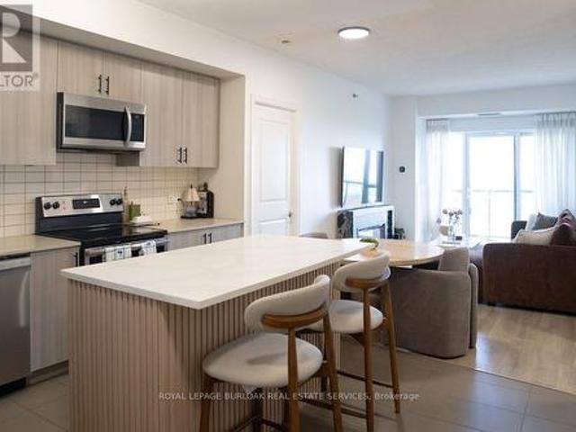 610 560 North Service Road, Grimsby, ON, L3M 0G3 condo for sale | Listing ID X13561 | Royal LePage