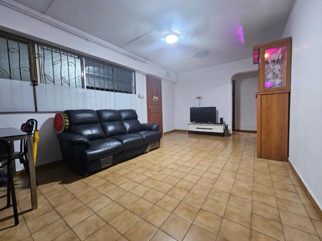 610 Yishun Street 61 HDB Apartment For Sale, $510,000, 3 Bed 2 Bath 904 sqft $564.00 psf