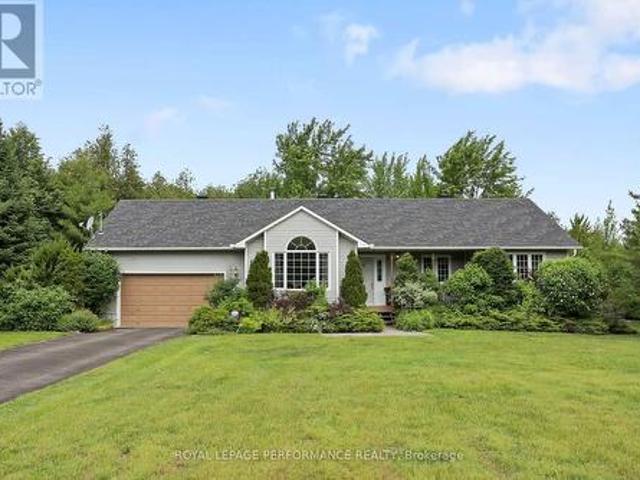 6115 Kaycourt Drive, Ottawa, ON, K0A 2W0 house for sale | Listing ID X13464 | Royal LePage
