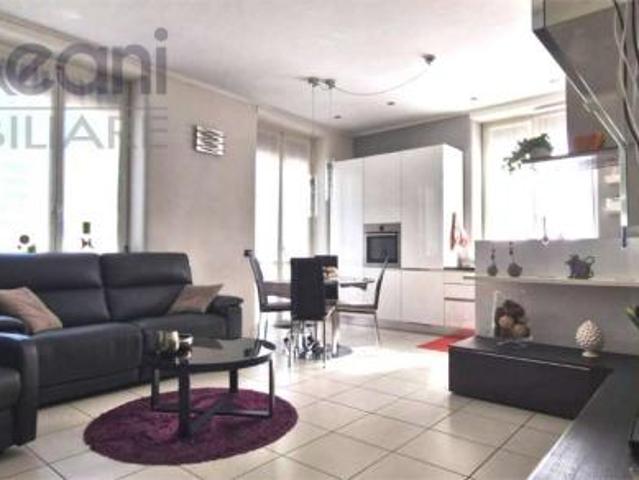 611 3 LOCALI RISTRUTTURATO CON BALCONE E CANTINA