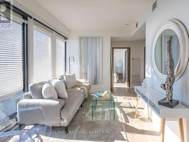 611 19 Bathurst Street, Toronto, ON, M5V 0N2 condo for sale | Listing ID C12012 | Royal LePage