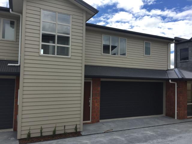 6/11 Jones Crescent