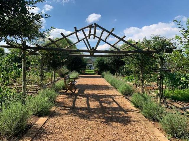 611 m² Land available in St Johns Village