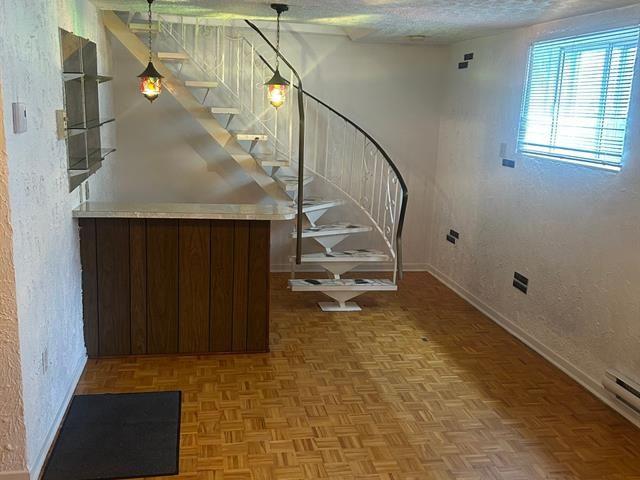 6132 Rue de Mériel