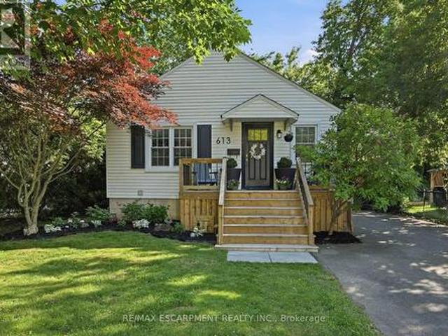 613 Clark Avenue, Burlington, ON, L7S 1P1 house for sale | Listing ID W13458 | Royal LePage