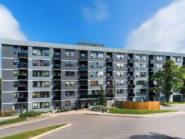 614 147 Wellington Street W, Aurora | 2Beds/1Bath, Condo, $2,440/mo | Condos. Ca