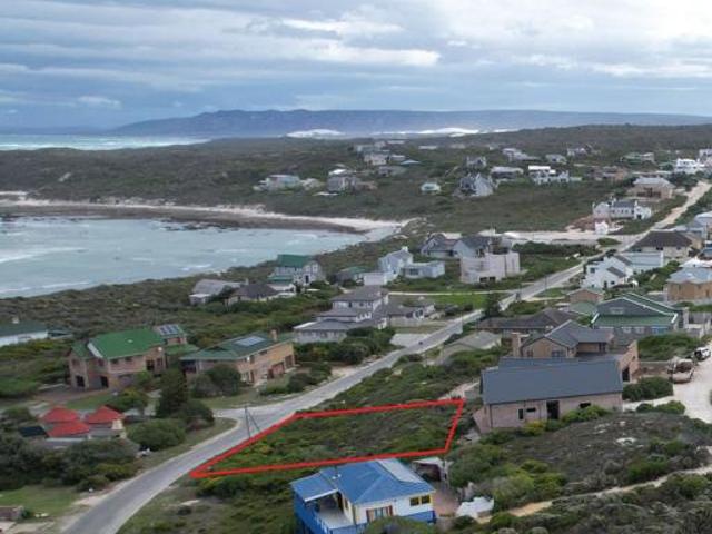 614 m² Land available in Suiderstrand