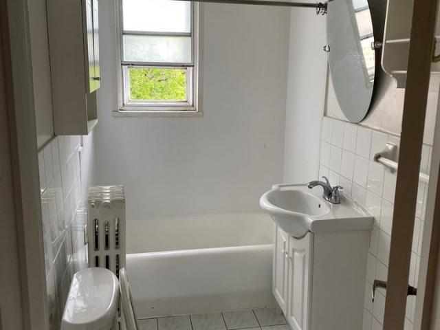 6156 Sherbrooke West Studio Apartment for Rent at 6156 Rue Sherbrooke O, Montréal, QC H4B 1L8 Haut Lachine