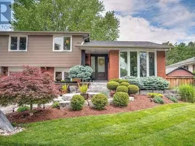 615 Artreva Crescent, Burlington, ON, L7L 2B8 house for sale.