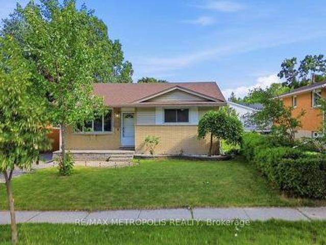 615 Dogwood Lane, Waterloo, ON, N2L 4Y2 house for sale | Listing ID X13573 | Royal LePage