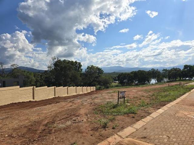 615 m² Land available in Golden Acres Estate
