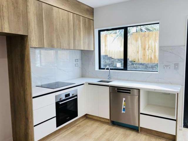 6/16 Buisson Glade, West Harbour, Waitakere City