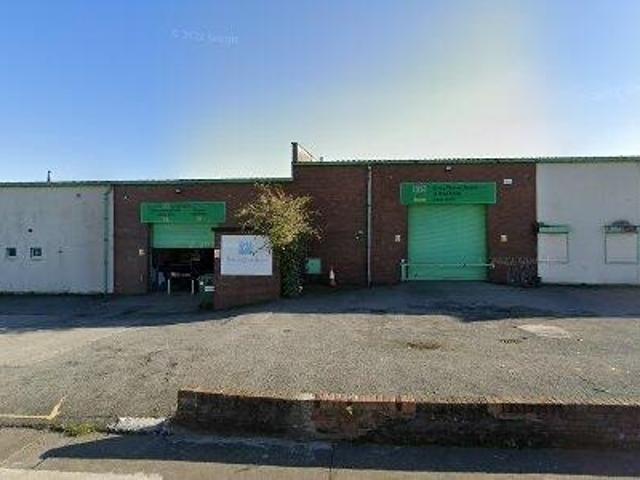 354 m2 office space for rent in Dublin 11