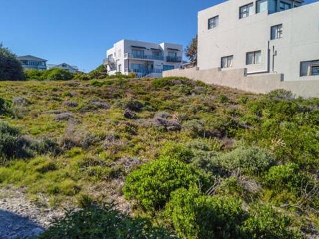 616 m² Land available in De Kelders