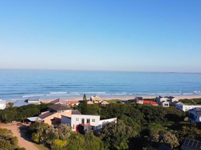 616 m² Land available in Paradise Beach