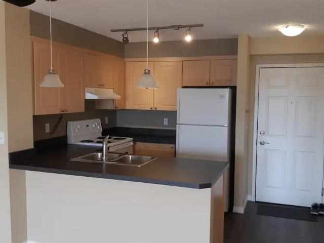 616 mcallister loop top floor, south facing, 2 bed 2 bath