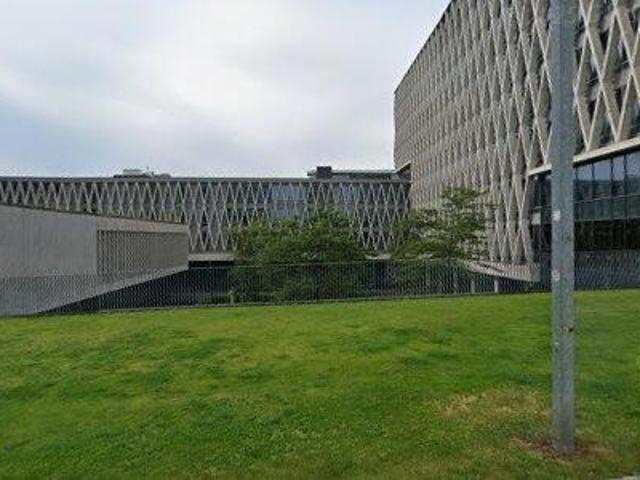 618 781 m2 office space for rent in Stad Antwerp