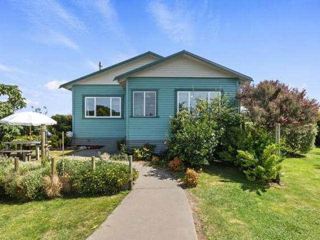618B Pukehina Parade, Pukehina, Western Bay Of Plenty