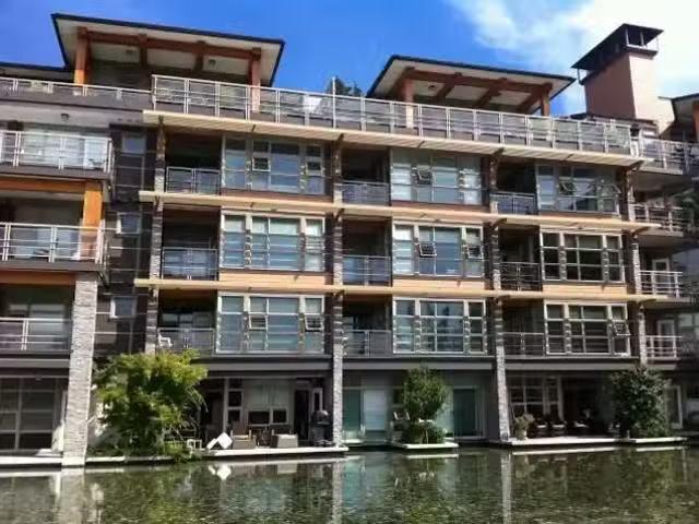 61945300 3606 Aldercrest Dr #305
