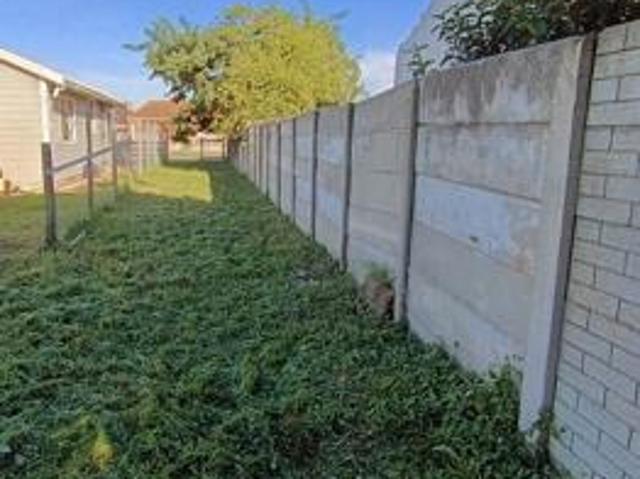 619 m² Land available in C Place