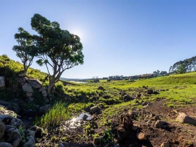 619 m² Land available in St Johns Village