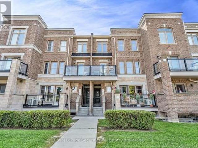 61 2315 Sheppard Avenue W, Toronto, ON, M9M 3A4 townhouse for sale | Listing ID W13597 | Royal LePage