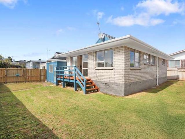 61 Vintage Drive, Henderson, Waitakere City