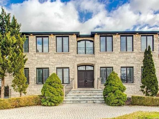 61 Arjay Crescent