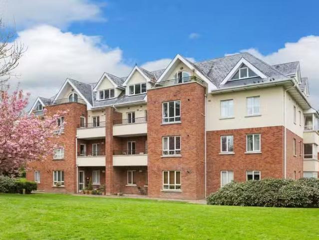 61 Ballintyre Square, Ballinteer, Dublin 16, D16FP28 is for sale