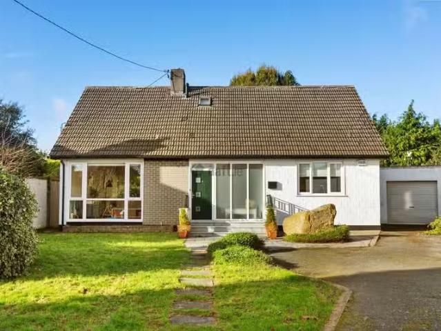 61 Beech Park Road, Dublin 18, Foxrock, Dublin 18 is for rent
