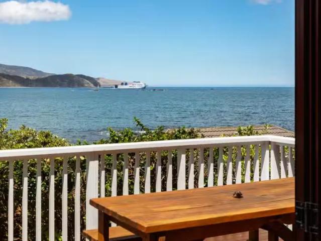 61 Breaker Bay Road, Breaker Bay, Wellington City