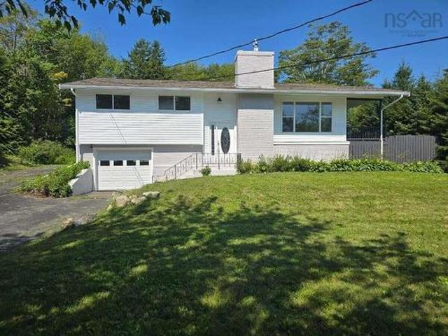 61 Chalamont Drive, Hammonds Plains, NS, B3Z 1H8 house for sale | Listing ID 202620 | Royal LePage